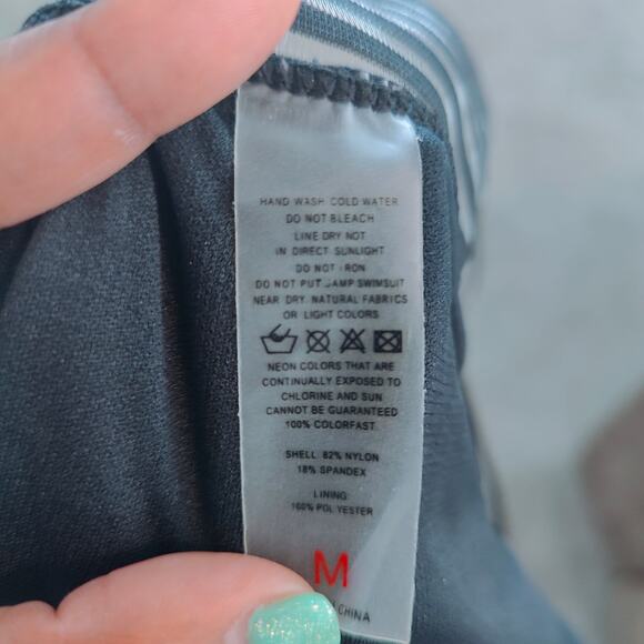 Black Dark Floral Bikini two-piece Swimsuit Womens size Medium - Picture 4 of 4